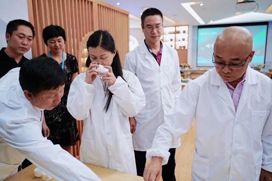 5f36204527f36.png blob.png